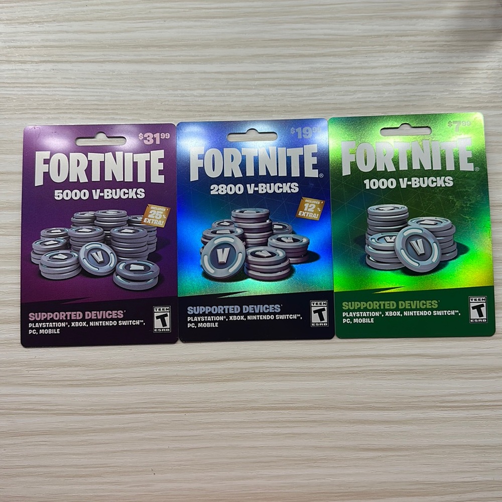 bundle of 3 fortine cards!!👏🏼
